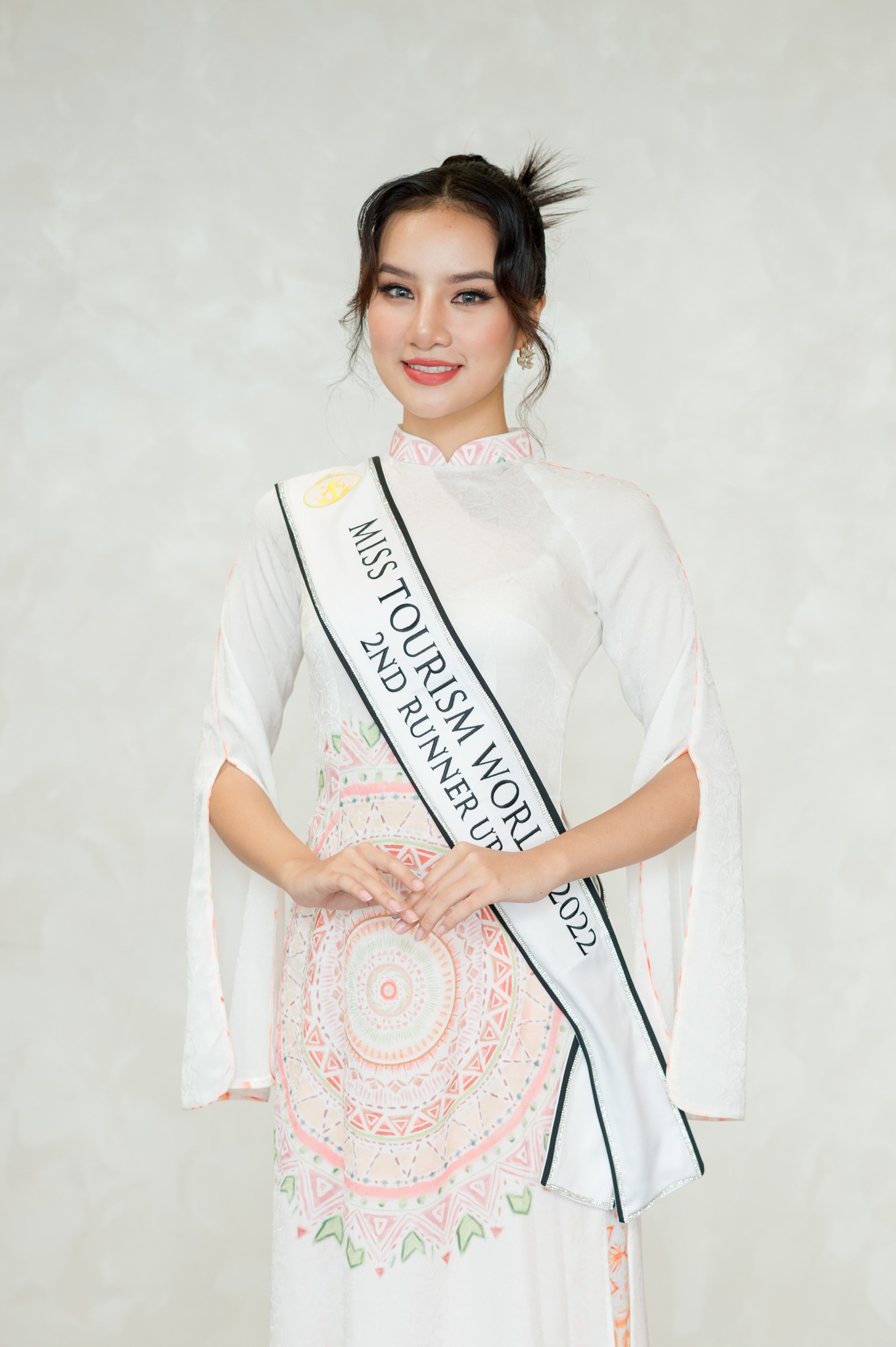 Hoa hậu Du lịch Thế giới 2022 tôn vinh áo dài và áo cóm dân tộc Thái 18 319786752 479343511011265 1070129049895390867 n 5545